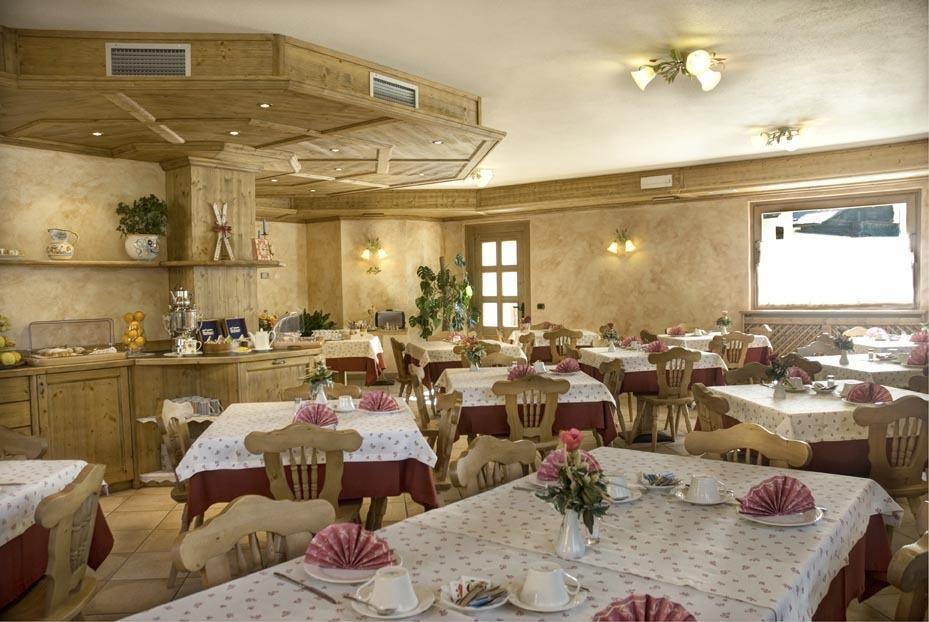 Hotel Costanza Mountain Holiday Livigno Bagian luar foto