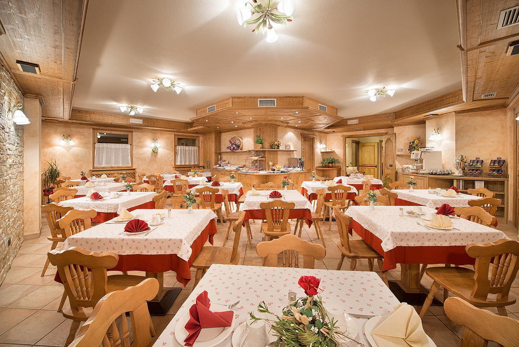 Hotel Costanza Mountain Holiday Livigno Bagian luar foto