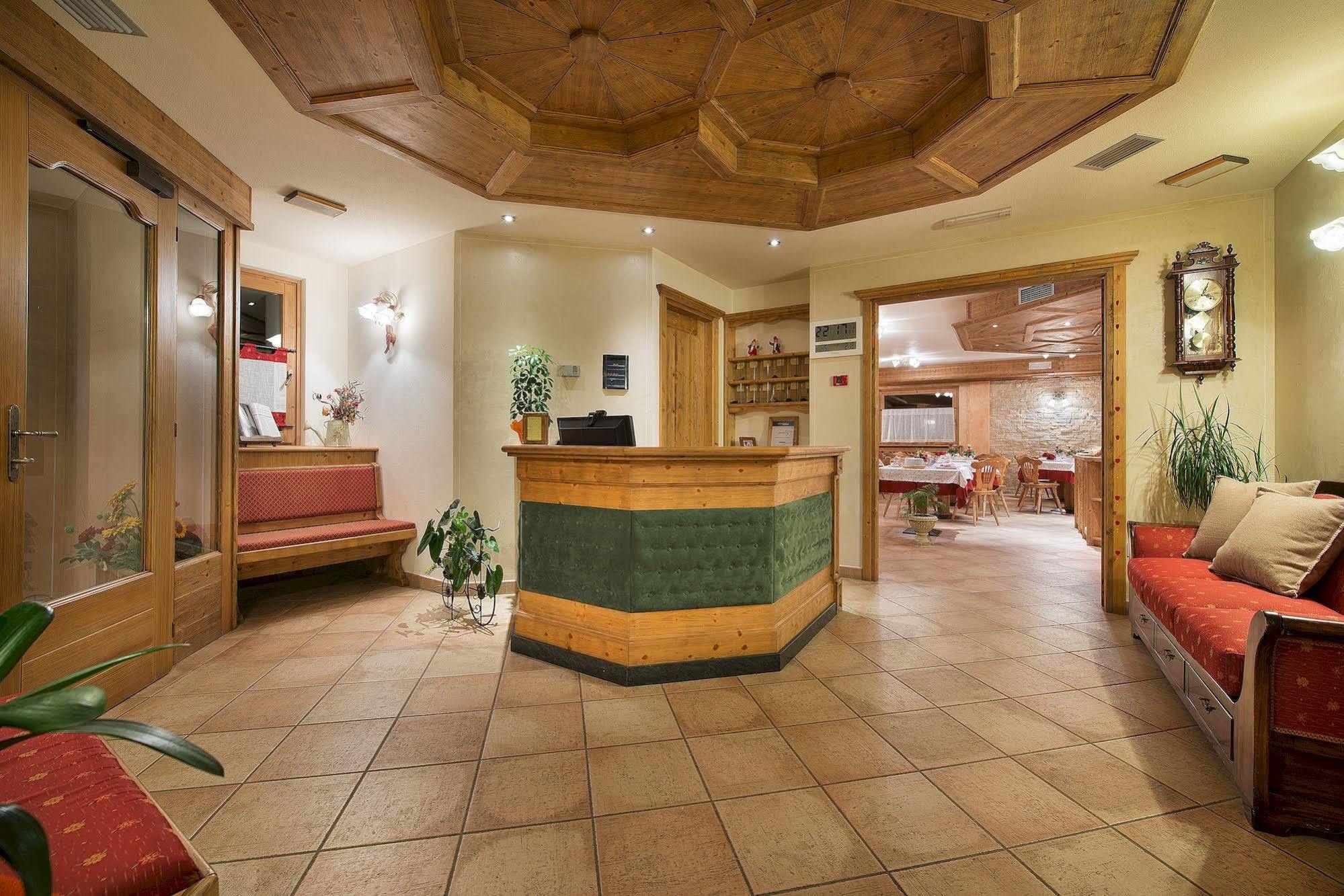 Hotel Costanza Mountain Holiday Livigno Bagian luar foto