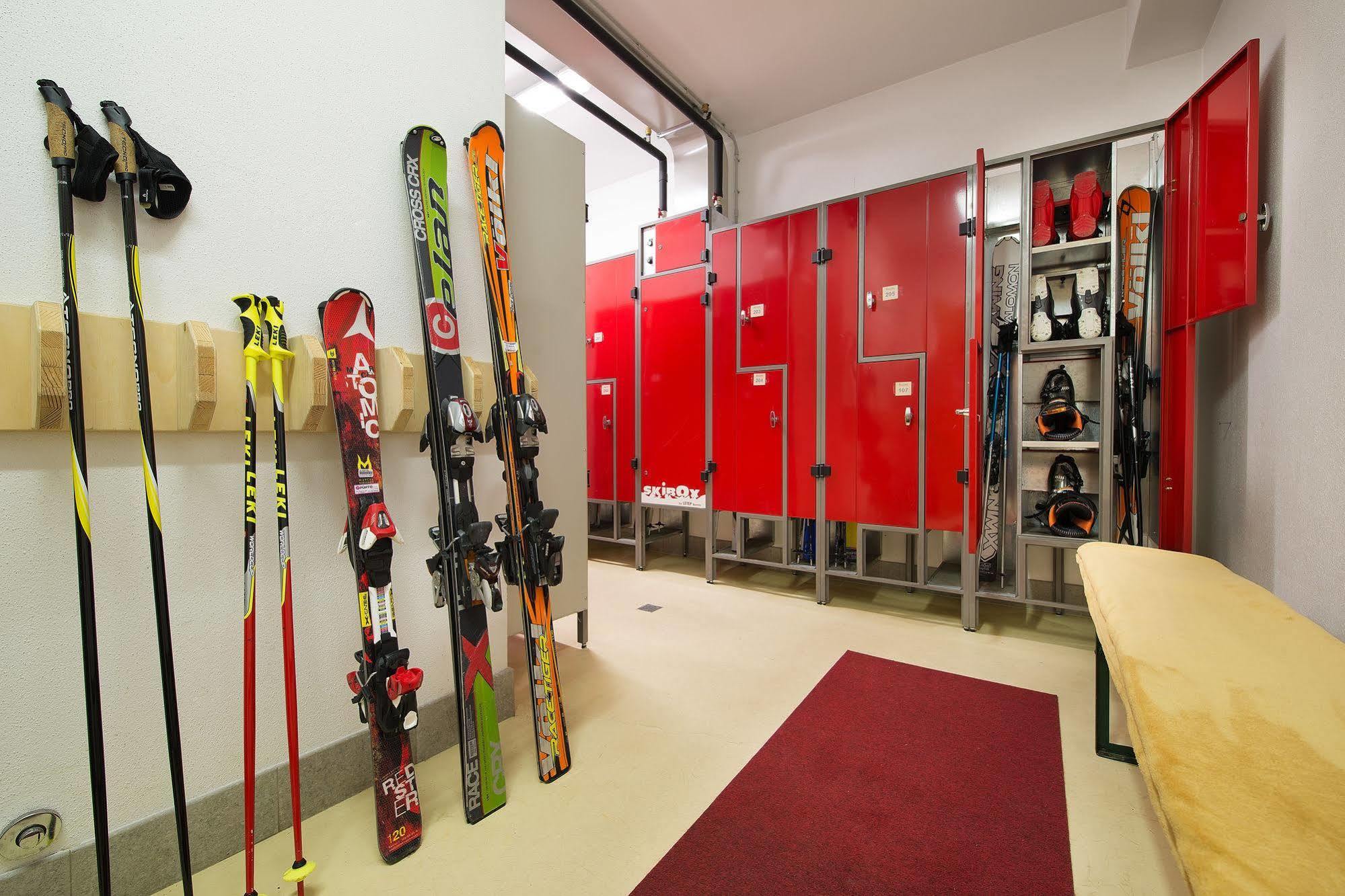 Hotel Costanza Mountain Holiday Livigno Bagian luar foto