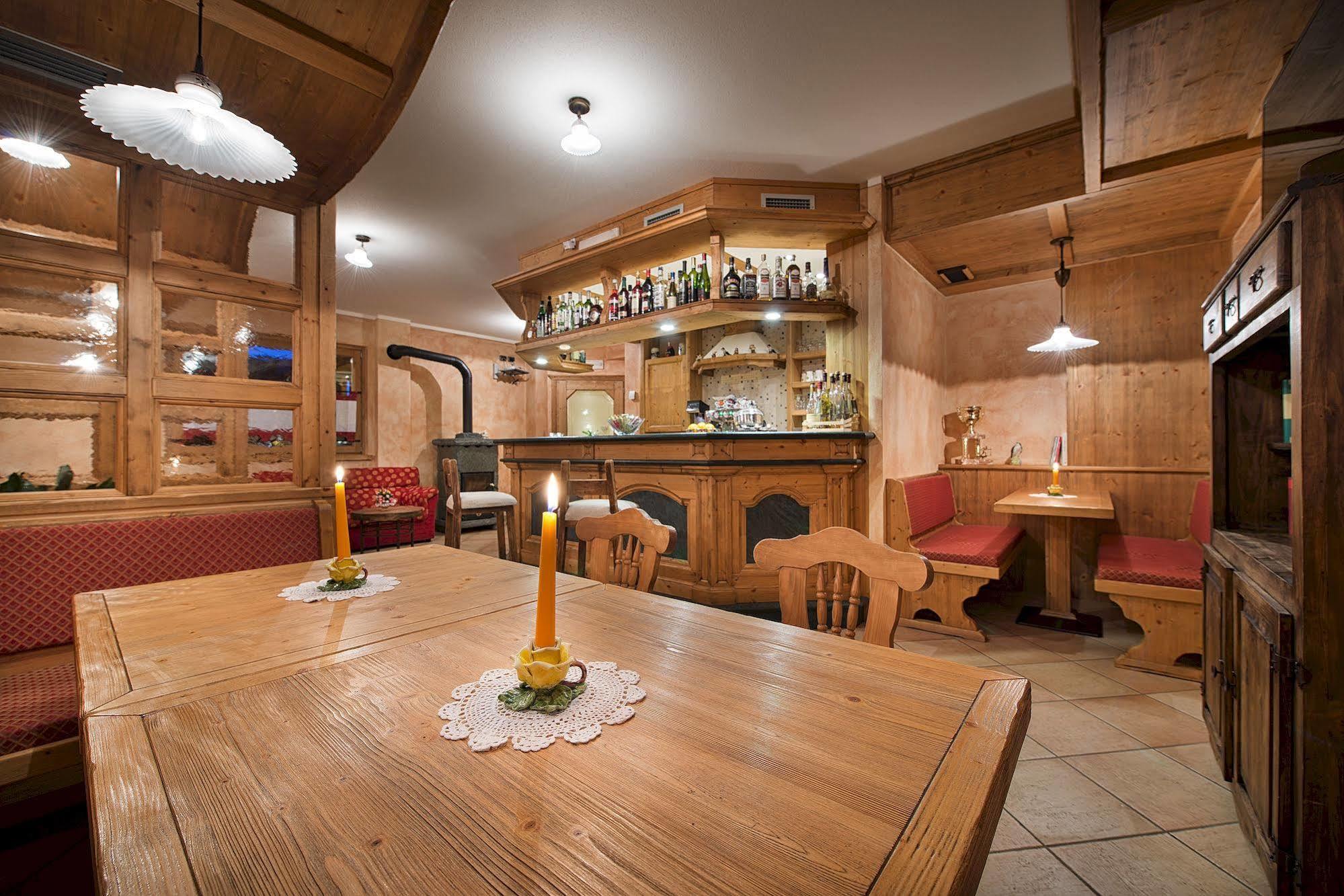 Hotel Costanza Mountain Holiday Livigno Bagian luar foto
