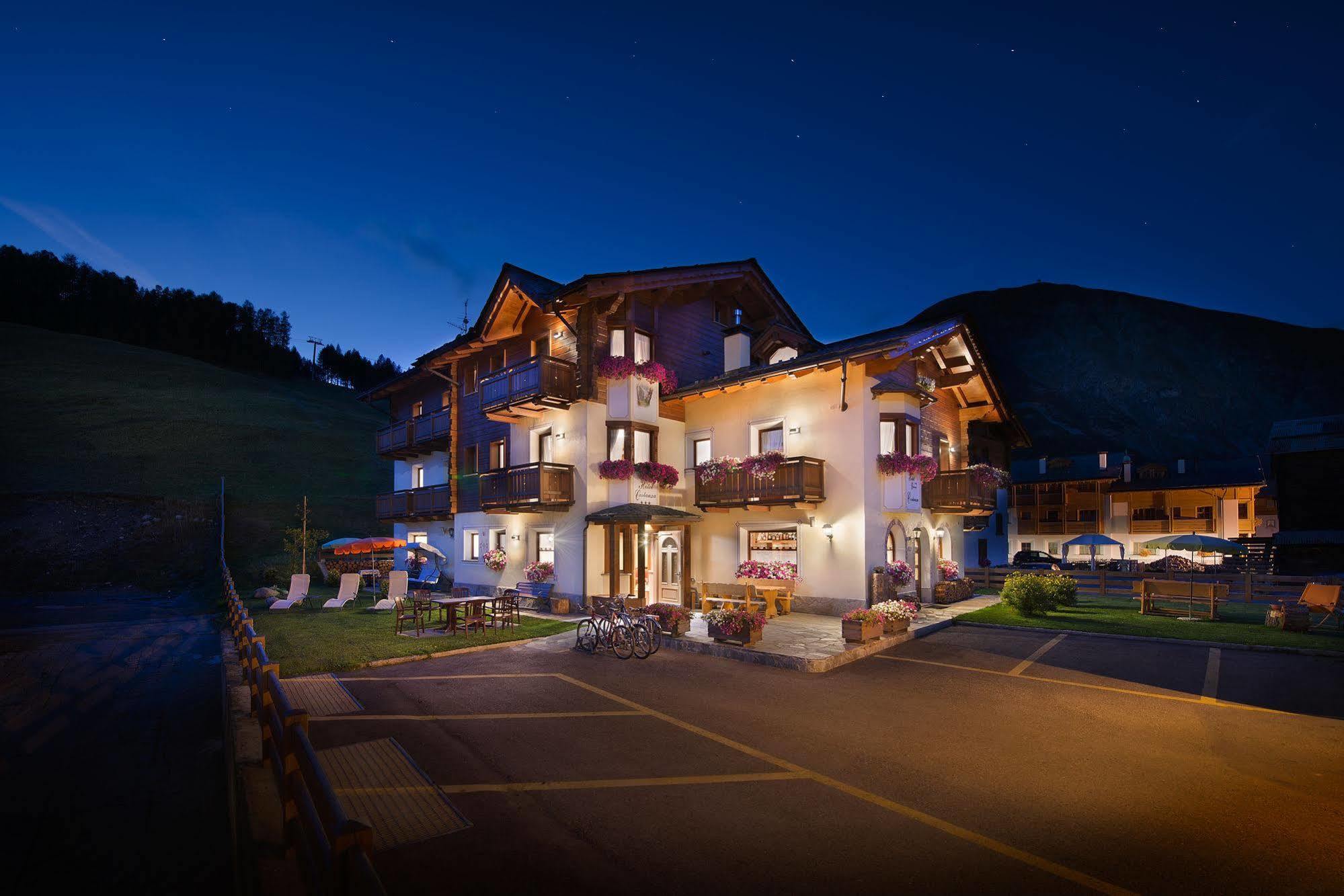 Hotel Costanza Mountain Holiday Livigno Bagian luar foto